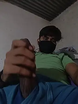 Snapshot of Pussy_lover_33 chatting on 10.31.25 Pussy lover 33 online show from 10.31.25