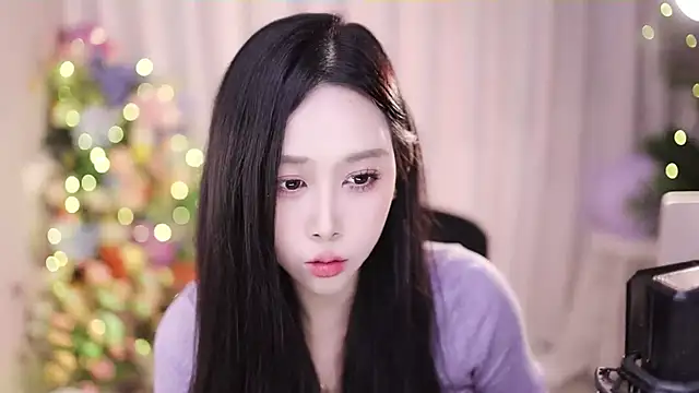 Snapshot of SleepArtist chatting on 01.17.25 SleepArtist online show from 01.17.25