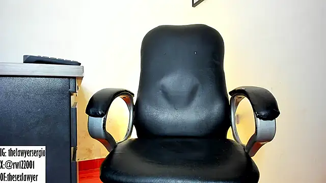 Snapshot of thesexlawyer1 chatting on 12.16.24 thesexlawyer1 online show from 12.16.24