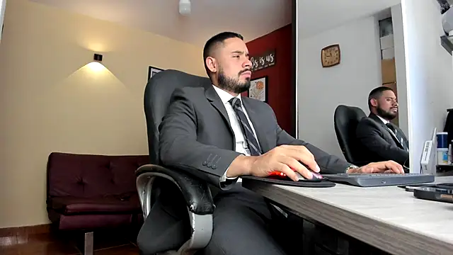 Snapshot of thesexlawyer1 chatting on 04.28.26 thesexlawyer1 online show from 04.28.26