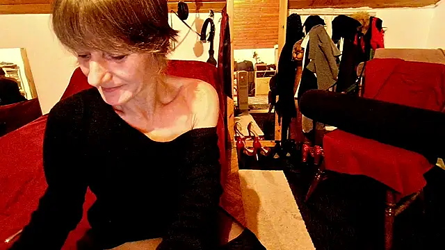 Hot Colettte online show from 12.19.25