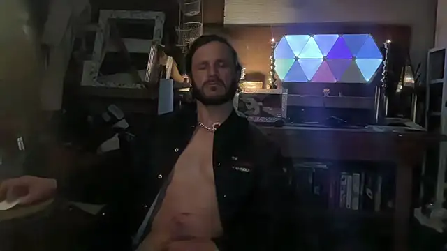 CowboyZuhly online show from 04.07.26