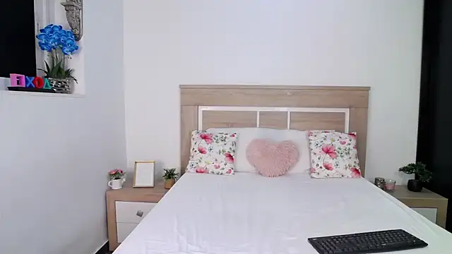 AylinRoss online show from 09.20.25