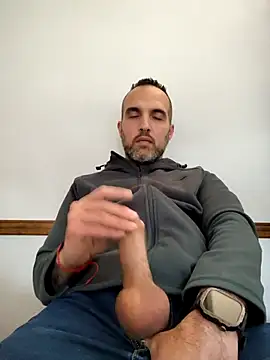 Snapshot of leon3875 chatting on 11.21.25 leon3875 online show from 11.21.25