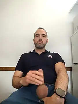 Snapshot of leon3875 chatting on 11.28.25 leon3875 online show from 11.28.25