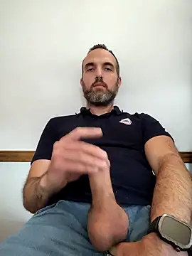 Snapshot of leon3875 chatting on 12.17.25 leon3875 online show from 12.17.25