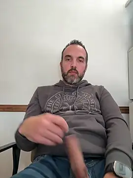 Snapshot of leon3875 chatting on 05.11.26 leon3875 online show from 05.11.26
