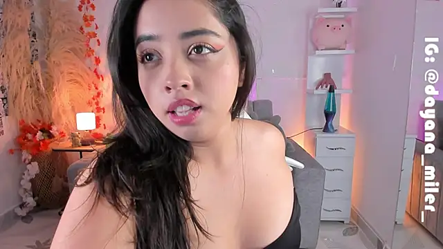 Snapshot of _dayana_miler chatting on 01.06.25 dayana miler online show from 01.06.25