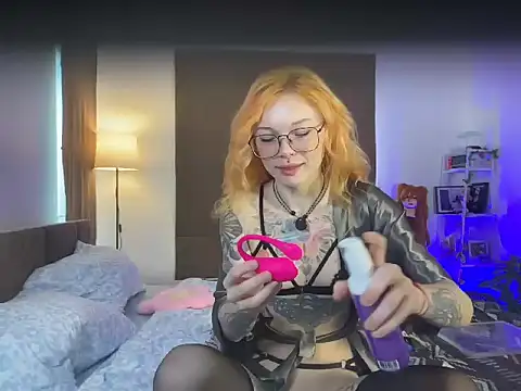 juicyshow  online show from 09.19.25