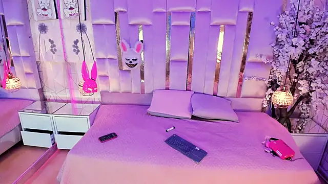 Broklinwhite  online show from 02.21.26