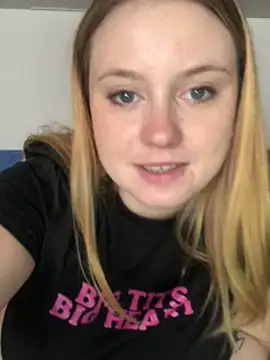 Snapshot of chloetarducci chatting on 03.01.25 chloetarducci online show from 03.01.25