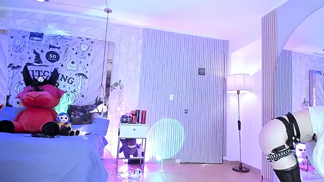 Snapshot of zephirahabney chatting on 10.24.25 zephirahabney online show from 10.24.25