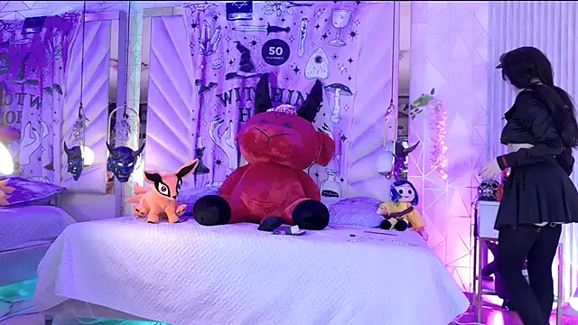 Snapshot of zephirahabney chatting on 11.14.25 zephirahabney online show from 11.14.25