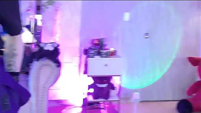 Snapshot of zephirahabney chatting on 11.20.25 zephirahabney online show from 11.20.25