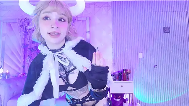 Snapshot of zephirahabney chatting on 12.13.25 zephirahabney online show from 12.13.25