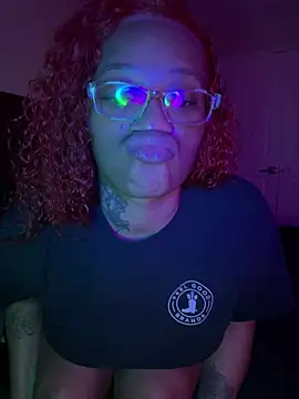 Snapshot of KiDaBrat chatting on 01.10.25 KiDaBrat online show from 01.10.25