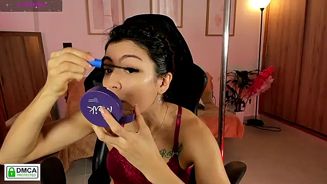 Snapshot of Lilabril chatting on 05.14.26 Lilabril online show from 05.14.26