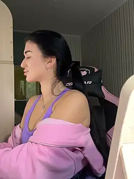 Julietta a online show from 10.27.25