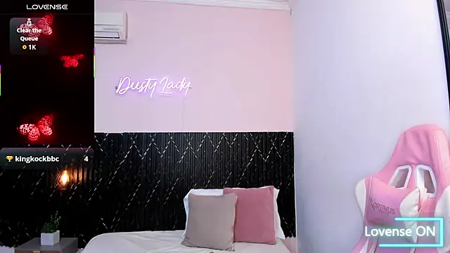 Snapshot of chanel_brunette chatting on 09.20.25 chanel brunette online show from 09.20.25