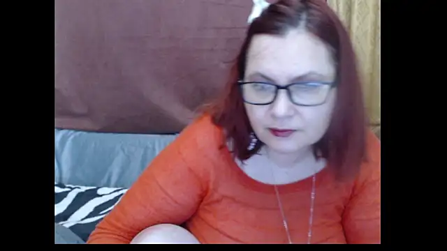 Snapshot of PlayfullMature chatting on 04.04.26 PlayfullMature online show from 04.04.26