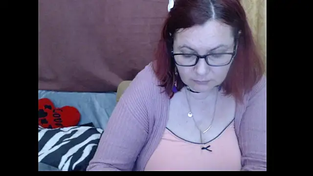 Snapshot of PlayfullMature chatting on 04.14.26 PlayfullMature online show from 04.14.26