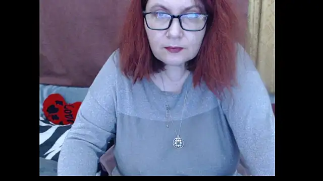 Snapshot of PlayfullMature chatting on 04.15.26 PlayfullMature online show from 04.15.26