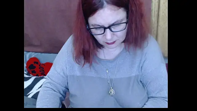 Snapshot of PlayfullMature chatting on 04.15.26 PlayfullMature online show from 04.15.26