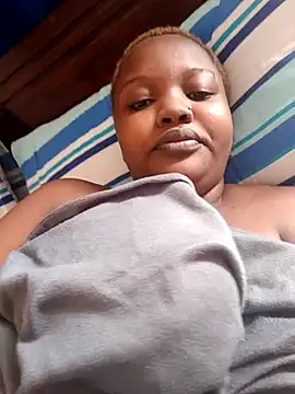 Snapshot of queennapal chatting on 04.25.26 queennapal online show from 04.25.26