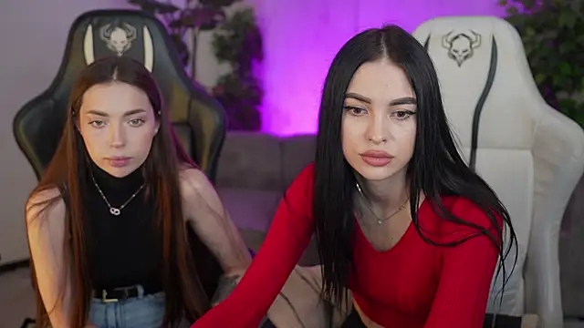 Snapshot of Tina_Breeze chatting on 10.06.25 Tina Breeze online show from 10.06.25