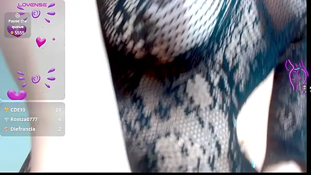 Eva Hoot online show from 03.10.25