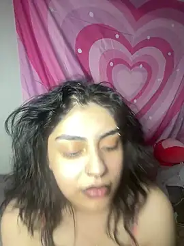 Snapshot of ThickerThanYoBitch chatting on 01.12.25 ThickerThanYoBitch online show from 01.12.25