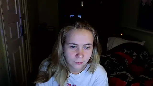 Riley Roo online show from 12.12.24