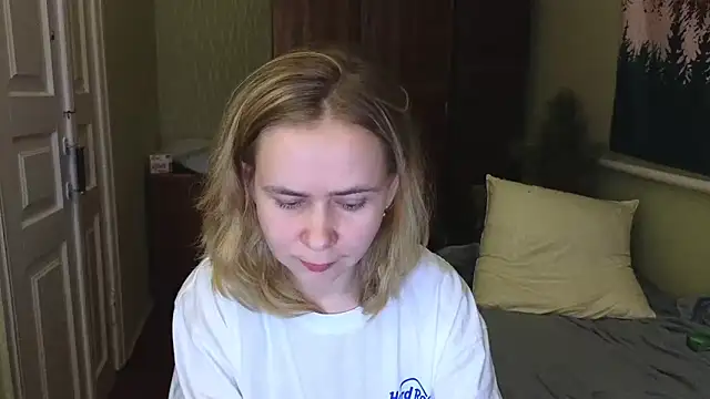 Riley Roo online show from 12.31.24