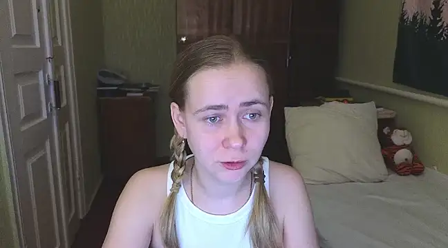 Riley Roo online show from 02.14.25