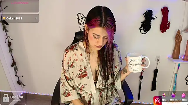 Snapshot of Violet-Queen chatting on 12.21.24 Violet-Queen online show from 12.21.24