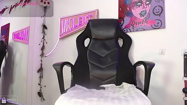 Snapshot of Violet-Queen chatting on 01.31.25 Violet-Queen online show from 01.31.25