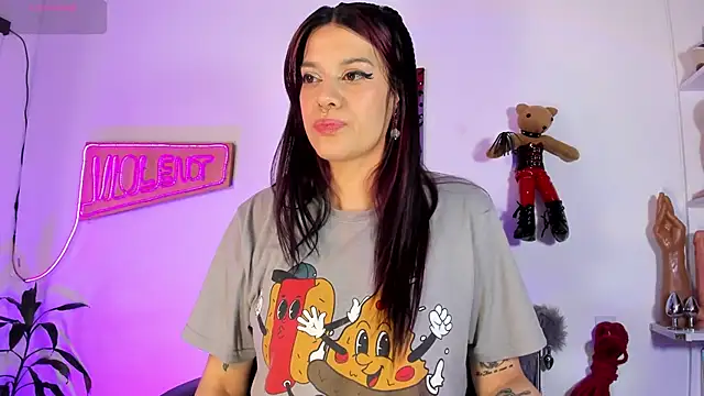 Snapshot of Violet-Queen chatting on 01.17.26 Violet-Queen online show from 01.17.26