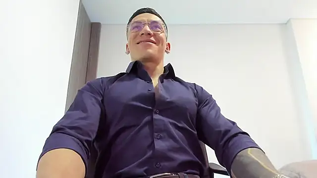 Snapshot of aquiles_51 chatting on 06.12.26 aquiles 51 online show from 06.12.26