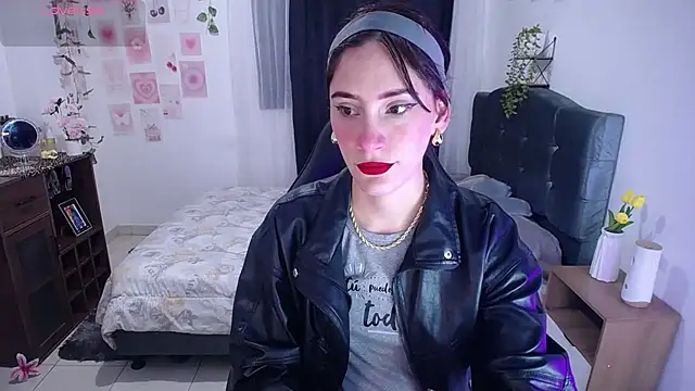 Snapshot of IsaBaileys_ chatting on 07.15.26 IsaBaileys online show from 07.15.26