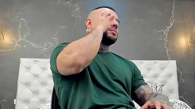 Snapshot of BruceDallas chatting on 12.17.24 BruceDallas online show from 12.17.24