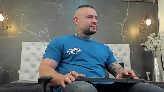 Snapshot of BruceDallas chatting on 01.22.25 BruceDallas online show from 01.22.25