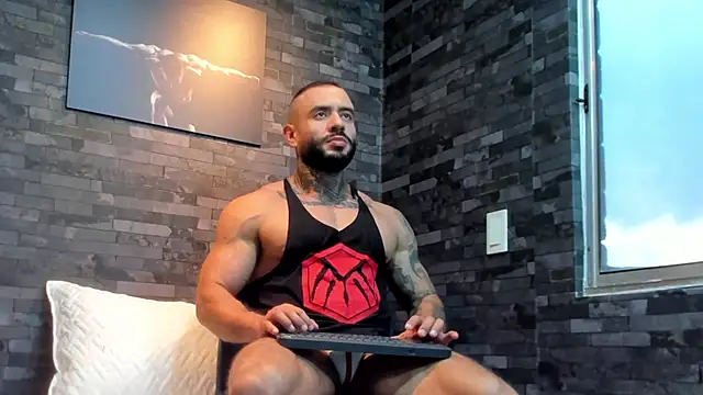 Snapshot of BruceDallas chatting on 11.05.25 BruceDallas online show from 11.05.25