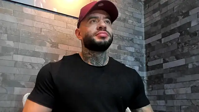 Snapshot of BruceDallas chatting on 01.08.26 BruceDallas online show from 01.08.26