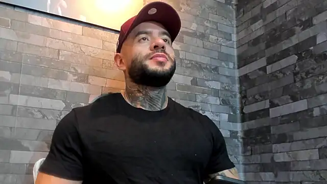 Snapshot of BruceDallas chatting on 01.11.26 BruceDallas online show from 01.11.26