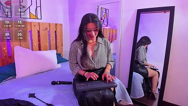 Snapshot of emily_amaya chatting on 06.19.26 emily amaya online show from 06.19.26