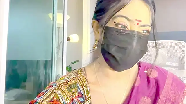 Snapshot of Monalisadon018 chatting on 11.25.25 Monalisadon018 online show from 11.25.25