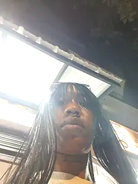 Snapshot of Honey-420- chatting on 10.28.25 Honey-420- online show from 10.28.25