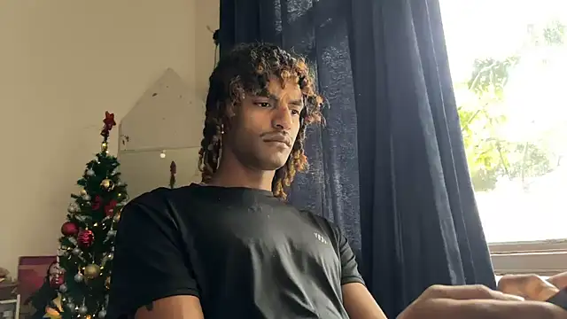 Snapshot of gerson173Hugo chatting on 11.24.25 gerson173Hugo online show from 11.24.25