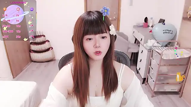 Snapshot of a0513 chatting on 05.30.26 a0513 online show from 05.30.26