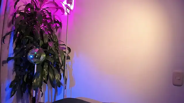 Snapshot of Romeocolin chatting on 09.10.25 Romeocolin online show from 09.10.25